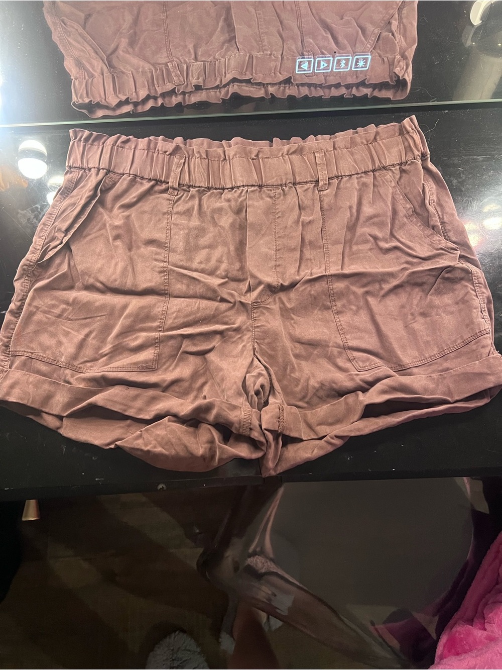 Women's Elastic-Waist Cargo Shorts in Mauve